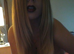 dforyourd:  my favorite winter lipstick.. Many dark kisses…xxx 