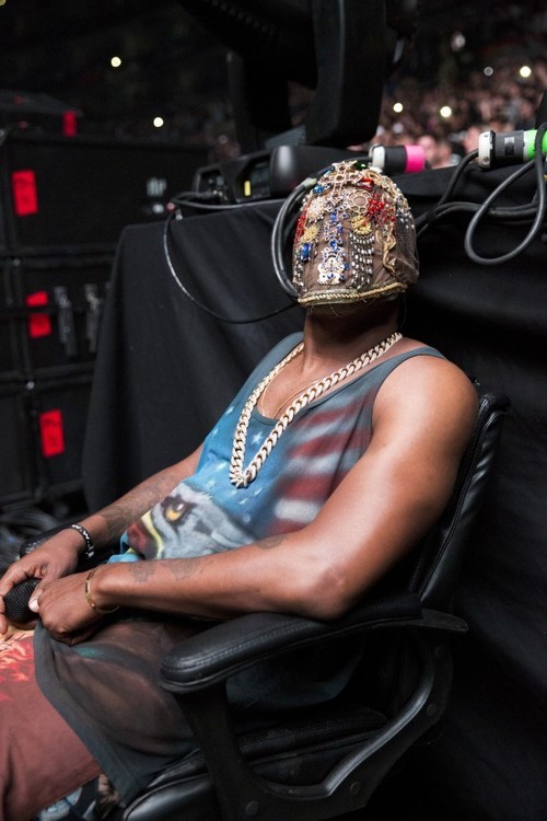 yeezuswalks-withme:  GOD