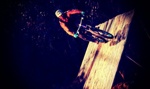 you-call-that-a-bike:  Wall ride!