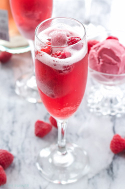 foodffs:  Raspberry Sorbet BellinisReally