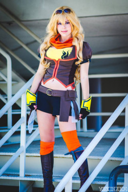 itscourtoon:  Yang from RWBYPhotos by York in A BoxCostume by: Myself and Melvinopolis (Jacket)  …. It’s been awhile since I’ve actually liked how I looked in a costume.  Thank you Yang! 