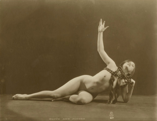 ourpastdreams:  Xan Stark-  Olive Ann Alcorn , 1910 from Alta Art Studies, vol. I