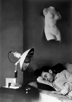 gatakka:  Lee Miller - Man Ray, 1930. 