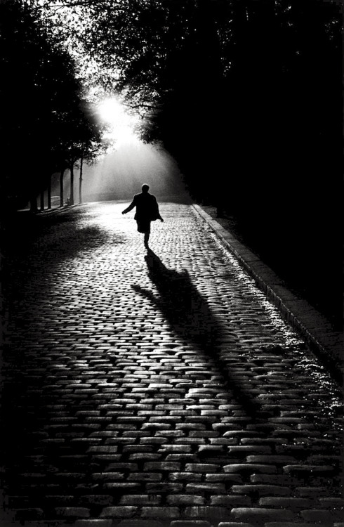 20th-century-man:  Photo by Sabine Weiss, Paris, 1953.