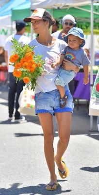 soph-okonedo:Thandie Newton and her son Booker Jombe at Studio City Farmers Market on July 26, 2015