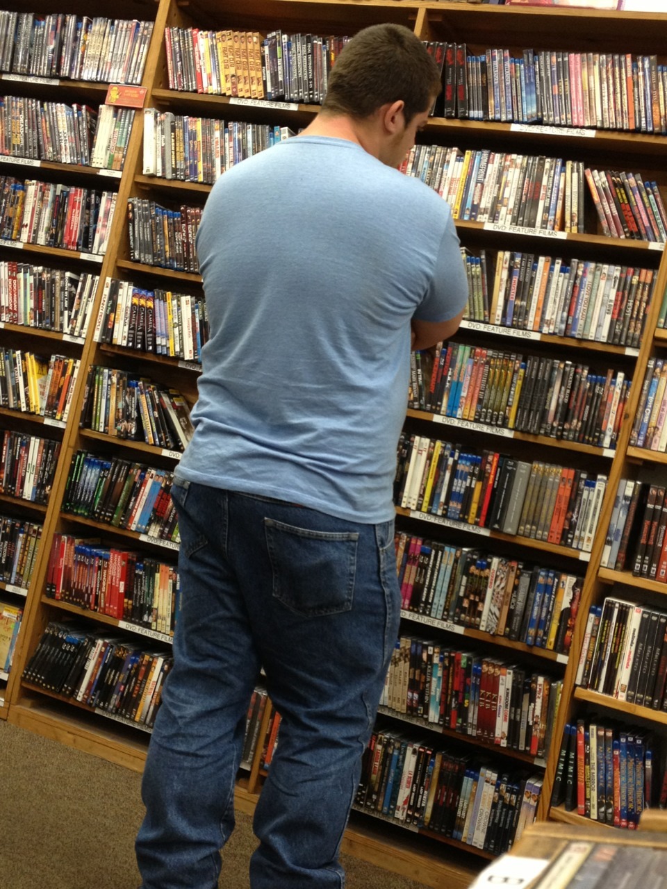 superbears:  austincajun:  Saw this hot thick bubba and snapped a few pics. Of course