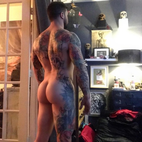 prestopics:  muscle butt adult photos