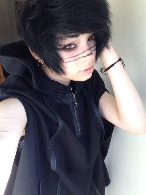 jellyfishcore:  cute vampire boy!!!