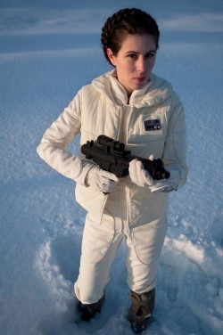 anothercutenerdblog:  Princess Leia, cosplayed by thatbloodypirate, photographed by lisanders 