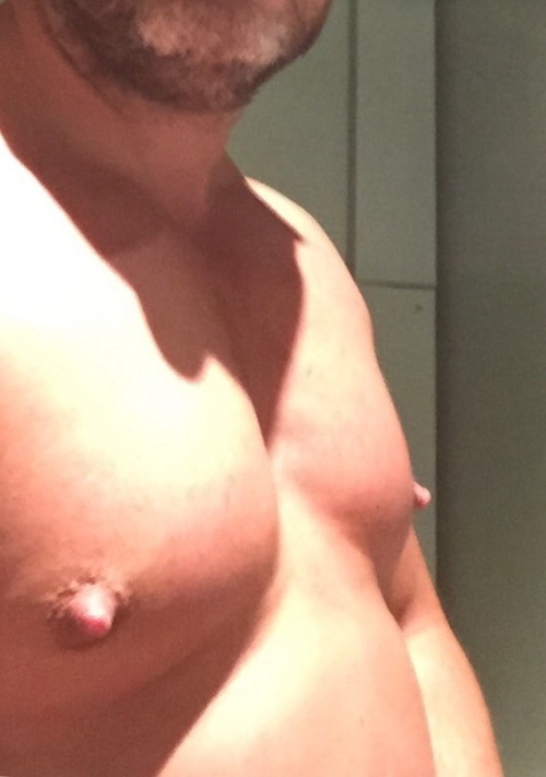 https://nipplepigs.tumblr.com/post/128651040380