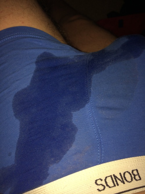 guyingoodnites:  This is why I’m diapered.  Woke up from a nap laying on my side to a nasty surprise. That’s what I get for wearing Goodnies Trufits for the past 2 weeks straight. 