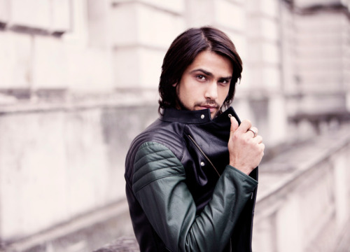 dianasamanthawolf: Luke Pasqualino Fuck you sir with your gorgeous face and disgustingly versatile g