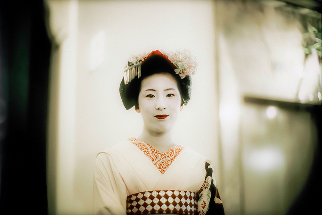 okiya:  moaan:  Summer in Kyoto by moaan.*Leica M7 *Noctilux 50mm f/1.0 *FUJI Velvia