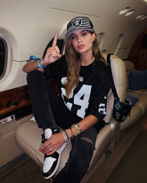 josephineskriver: Thanks to @flyprvt i made it just in time for the #nfldraf ! ☠️ How did your teams