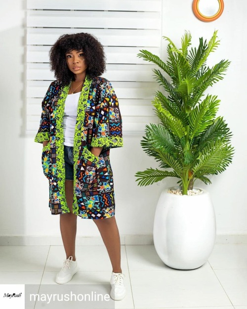 Kimono @mayrushonline  Download the African fashion App #AfriqOkin, free on google play and Apple ap