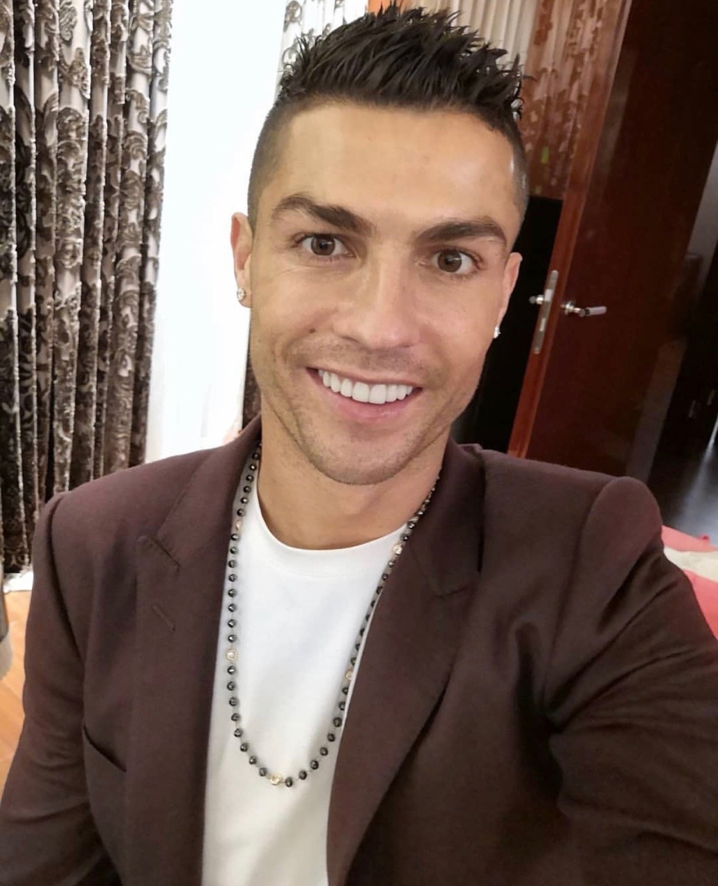 crisgina:  cristiano: Bom fim de semana 👌👍😘