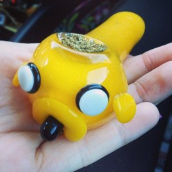 hora-de-aventura:  greengxxn: jake the pipe