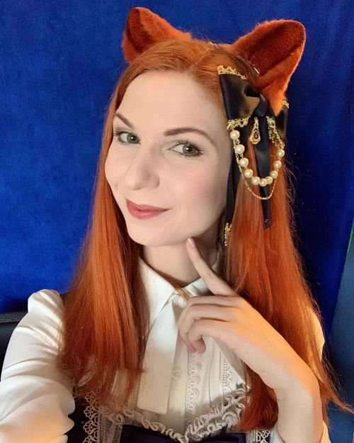 New red raccoon ears made by @littlemantiscosplay! I’m in love! @luciferbob sneakily commissio