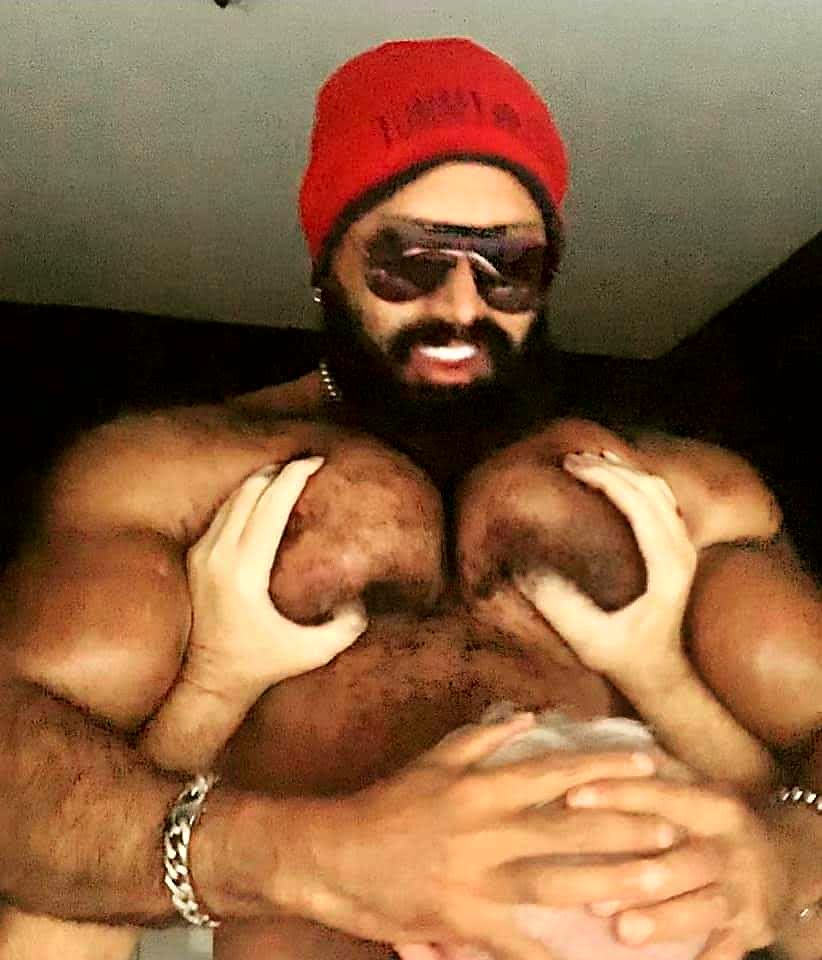 juicedmaleboobsworld:GRAB THOSE BIG TITTIES!!!