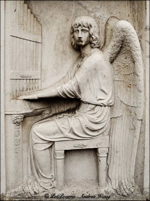 celtic-cat2u:  “Organ playing is the manifestation of a will filled with the vision of eternity.” (Charles-Marie Widor)