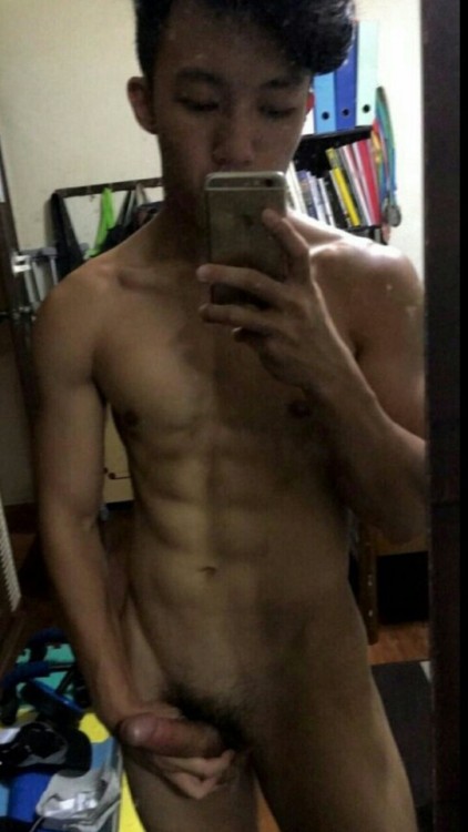 sgnottiboysv2: iamccbbct: Check out my site of videos | 看看我的影片收集网站 is it him?