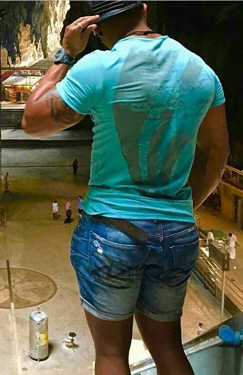 thickumsandthangs21:  GOT DAMN! All Dat Ass…