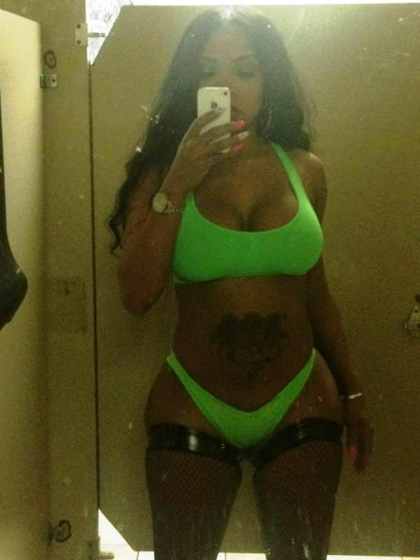 badbroads:  http://badbroads.tumblr.com/ TJ’s Bad Broads: The # 1 Source For The