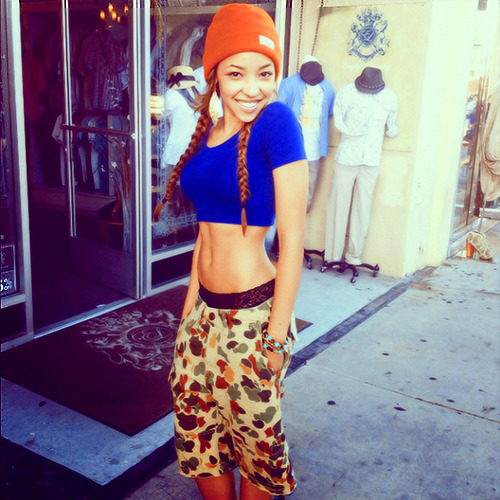 fuckyeahlightskinnedgirls:  http://fuckyeahlightskinnedgirls.tumblr.com/submit