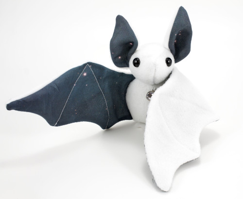 beezeeart:4 new galaxy bats are now available. (time for me to go pass out >< I’m getting to o