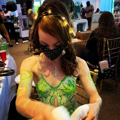 @bend_it_like_birch was magnificent in the wedding dress bodypaint with cannabis designs. Most peopl