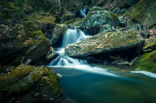 Spruce Glen Falls by Photigrapher on Flickr.
