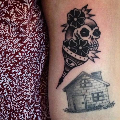 Yay for skull cup pointy thing #tattooapprentice (at Red Door Tattoo)