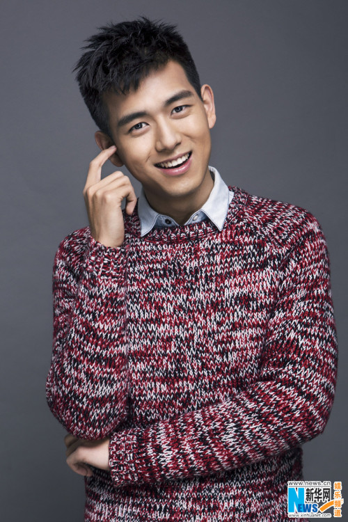 igifwhatiwant:  Okay, everyone say “hi” to LI XIAN, who is a new up and coming Chinese actor.    李现