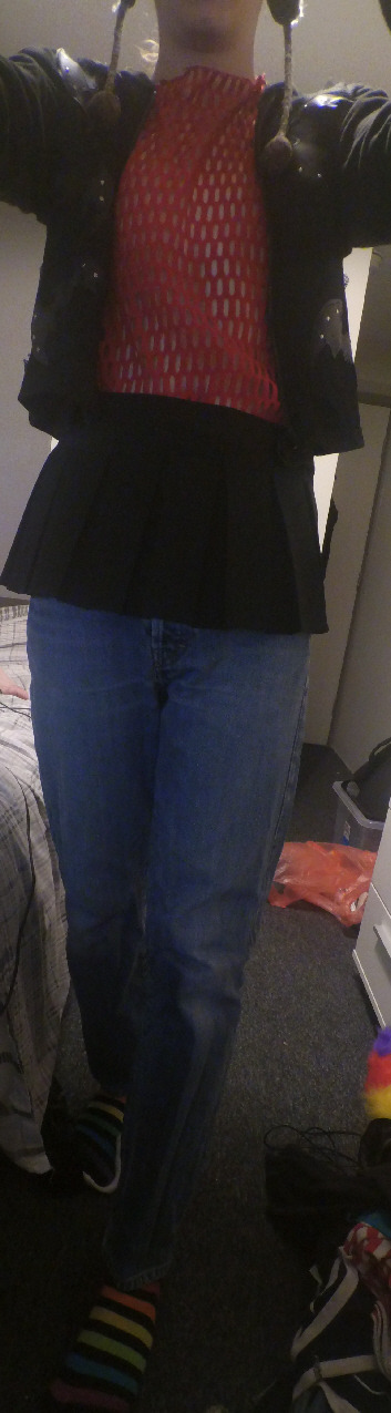 Told you! This is my skirt/jeans combo, with an added plus of showing off (though