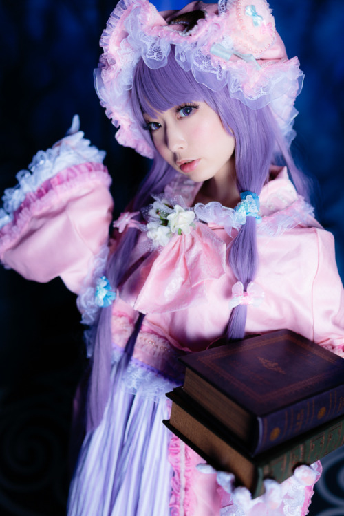 cosplaygirl:  パチュリー・ノーレッジ（東方Project）＠ゆっき | knoblog