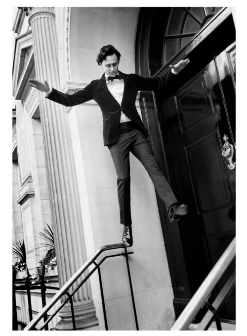 lolawashere:Tom Hiddleston for Esquire UK, 2011.