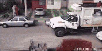 gifsboom:  Mientras tanto en mexico