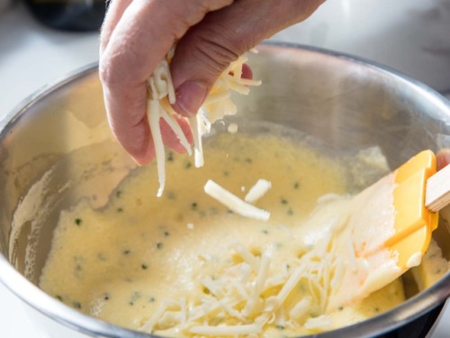 foodffs:Soufflé Omelette With Cheese RecipeFollow for recipesIs this how you roll?This would 