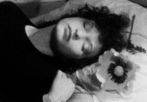 poncho-honcho: benafflecks:Meshes of the Afternoon (1943) dir. Maya Deren & Alexander Hammid May