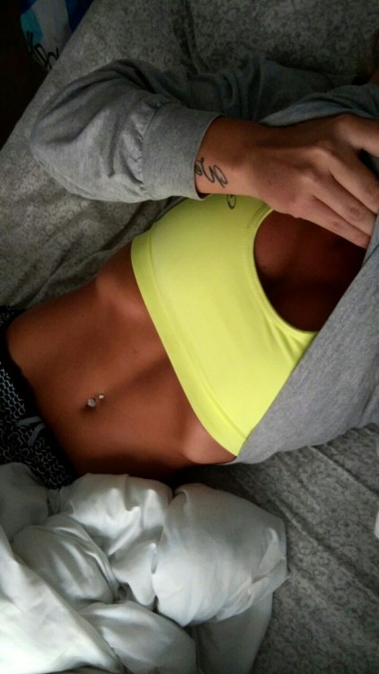 outtasightt:  Think im getting a bit tanner 