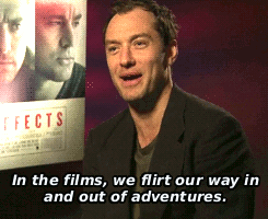 iwantcupcakes:  Jude calls RDJ “Little Peter Pan” (x). 