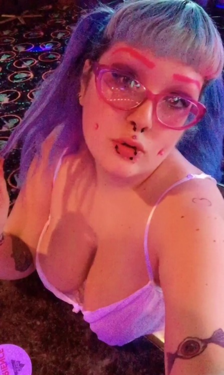 Sex satanicdoki:  Big titty baby at the club pictures