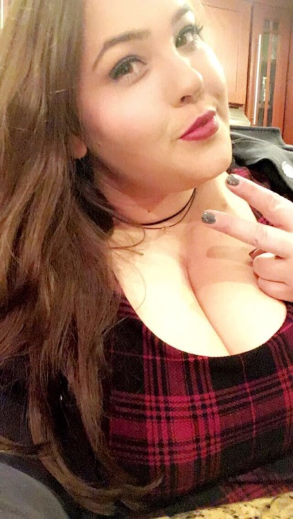 Headed to a 90’s theme party. Feeling hella cute! 