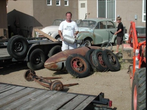 hotrodzandpinups:Belly Tank Racers