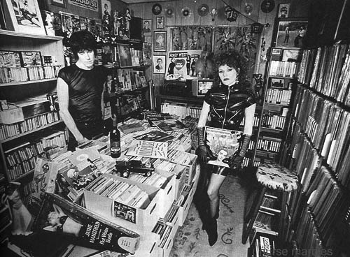  Lux Interior and Poison Ivy with their legendary record collection 