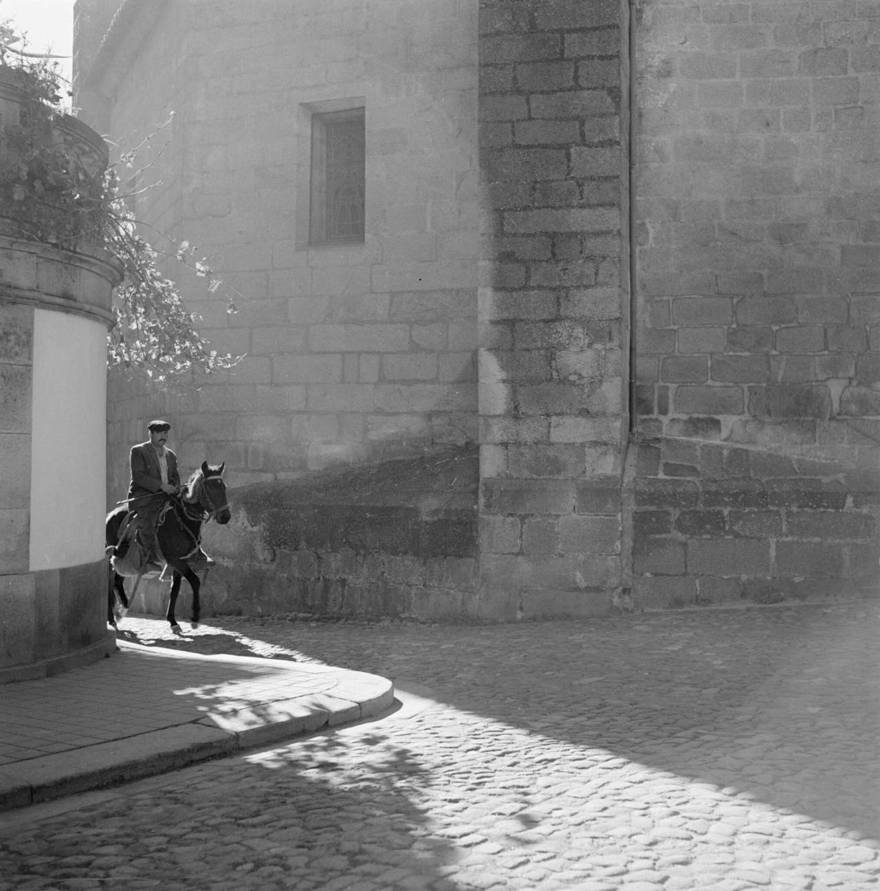 arturpastor:  Série Cidades. Chaves, décadas de 50/60.