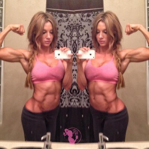 aesthetic8packabsworkoutprogram:Fitness babe Paige Hathaway is a lean smokin’ hot machine.just d