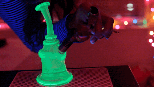 pourpaintmylove: veeveeganja:  Justin Carter Glass owned by @geck0man  omg this is so fucking gorgeous 