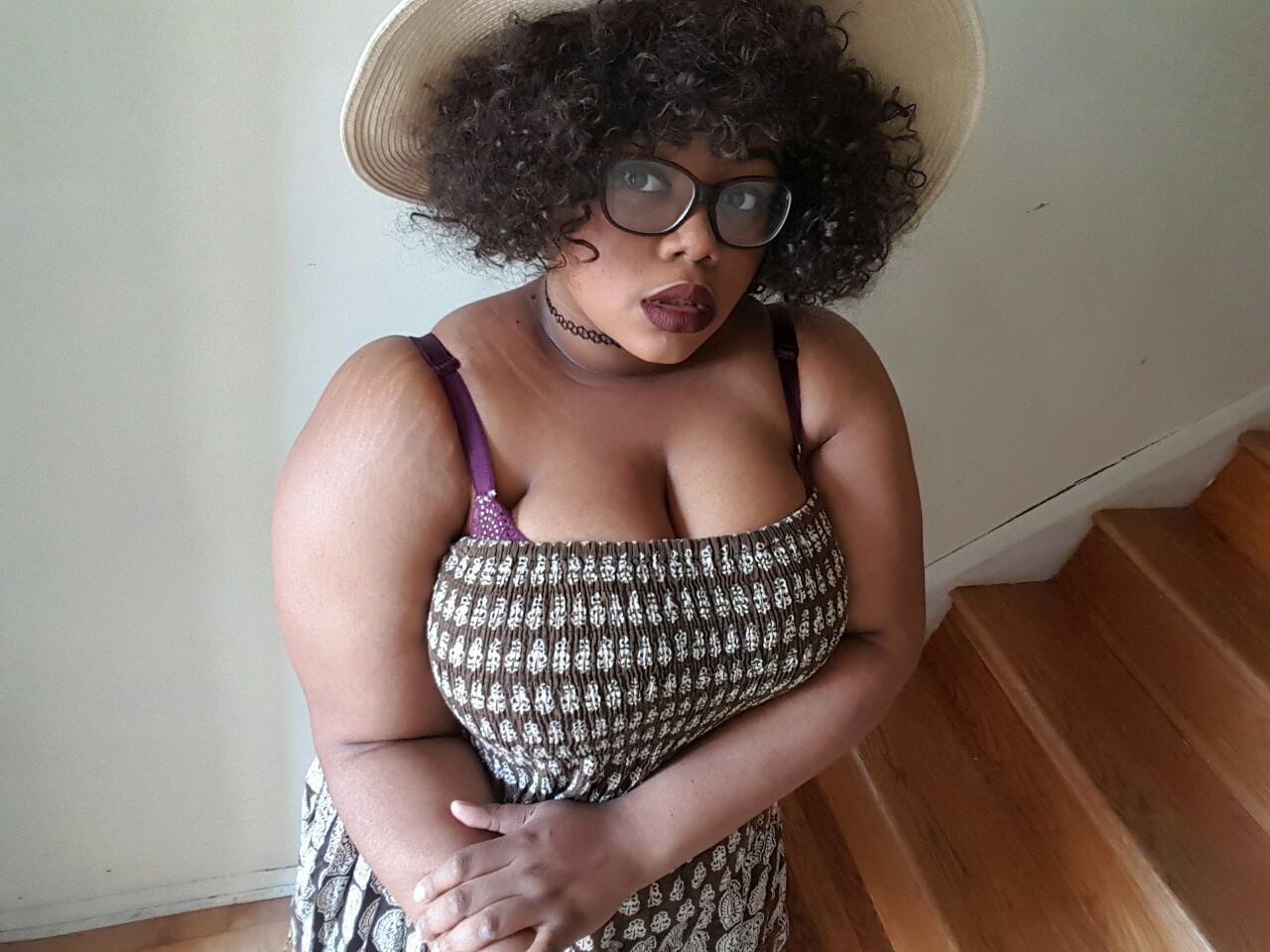food-n-words:  afatblackfairy:  Fat Arms, Brown Skin and Carefree 😜  If you think