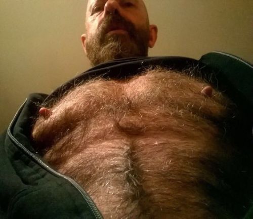 orionbear-ish:  Looks like a fur-feeling frenzy…🤗🤪💦